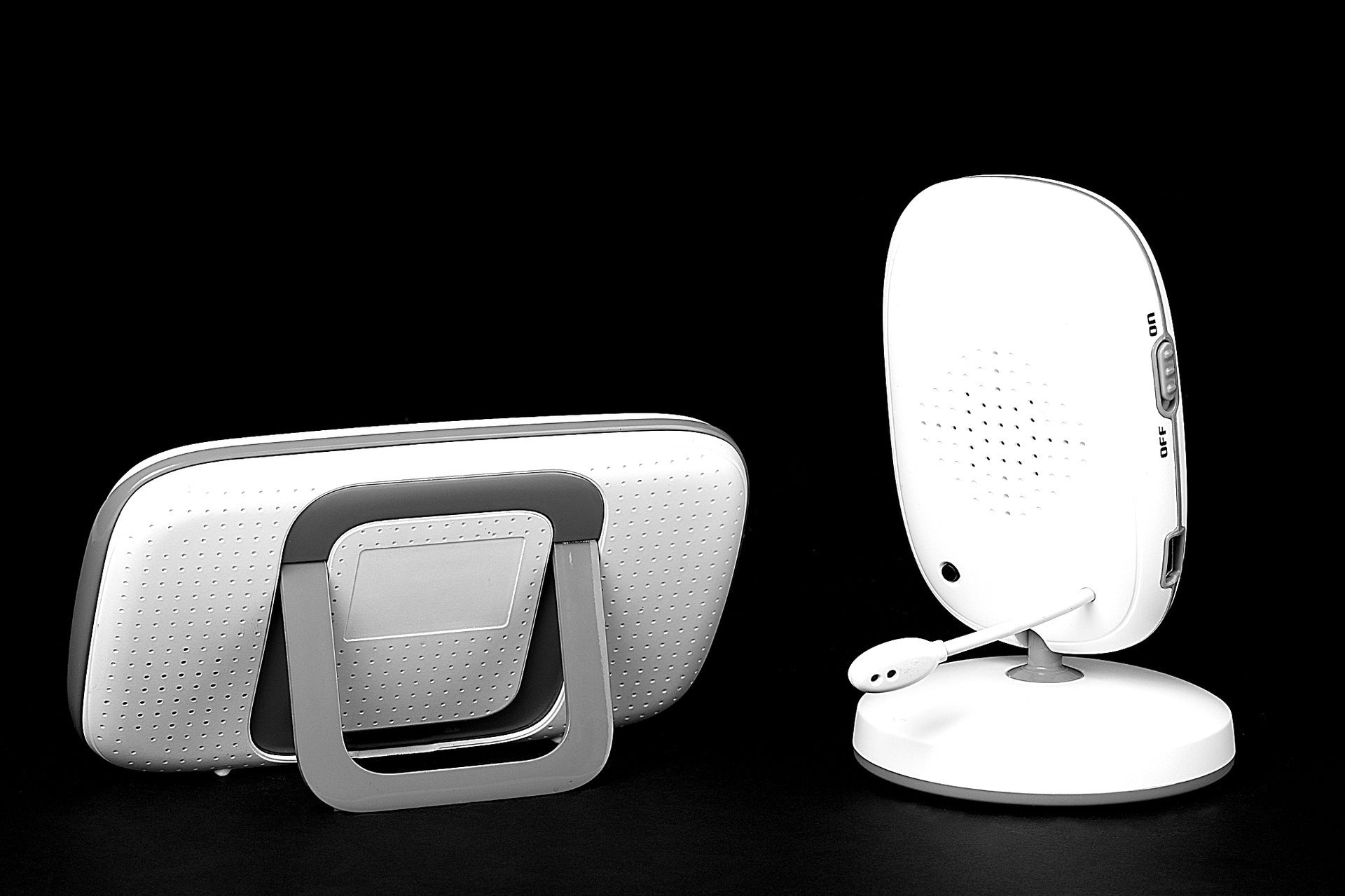 JMT-425418 Digital Wireless Two-Way Intercom Baby Monitor with 3.2" LCD and Infrared Night Vision