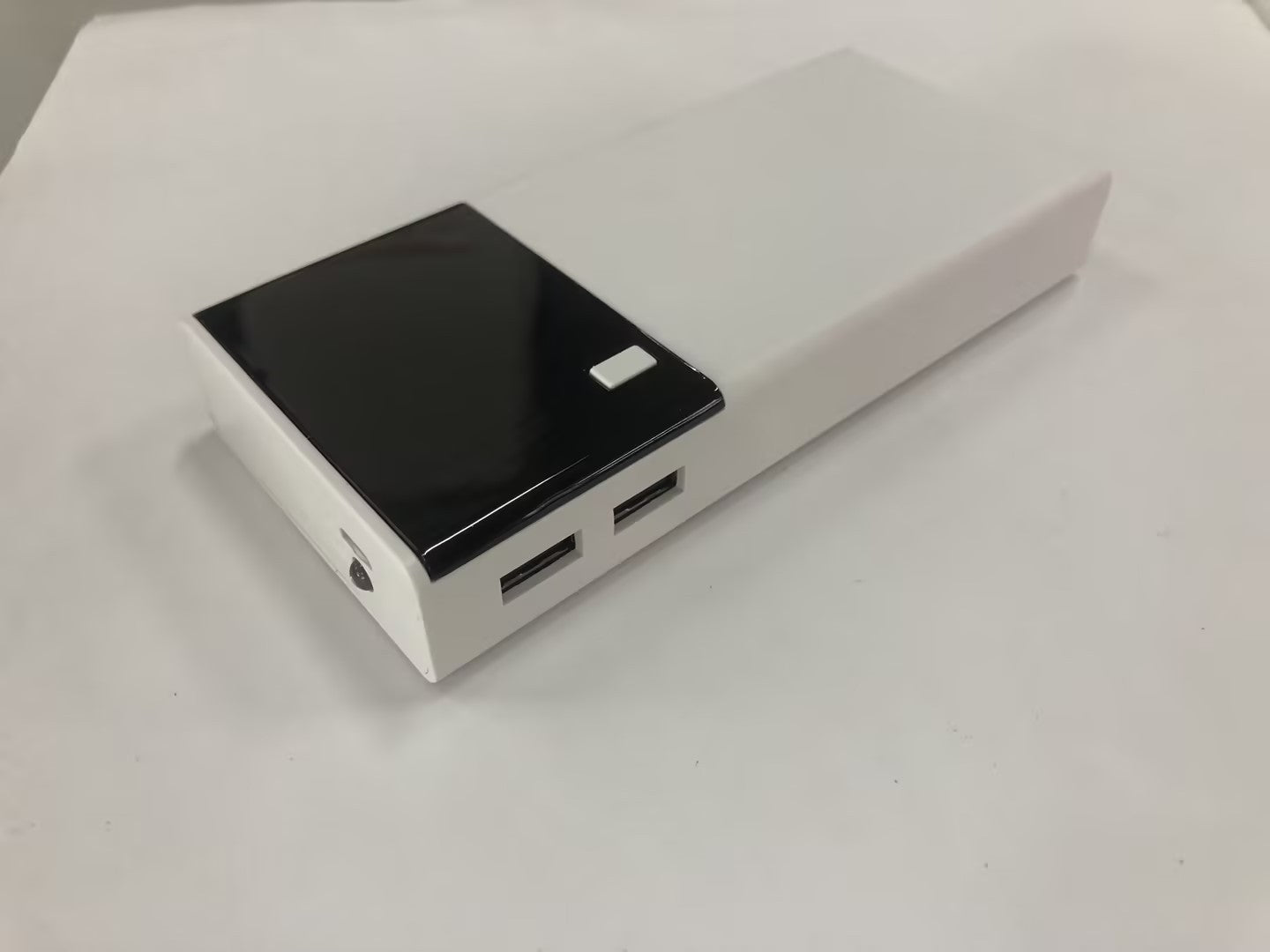 JMT-474826 20000mAh Liquid Lithium Ion Power Bank with Plastic Shell, Dual USB Charging and Compact Design