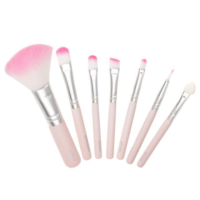 JMT-490890 7-Piece Makeup Brush Set with Wooden Handles and Corrugated Nylon Wool Bristles