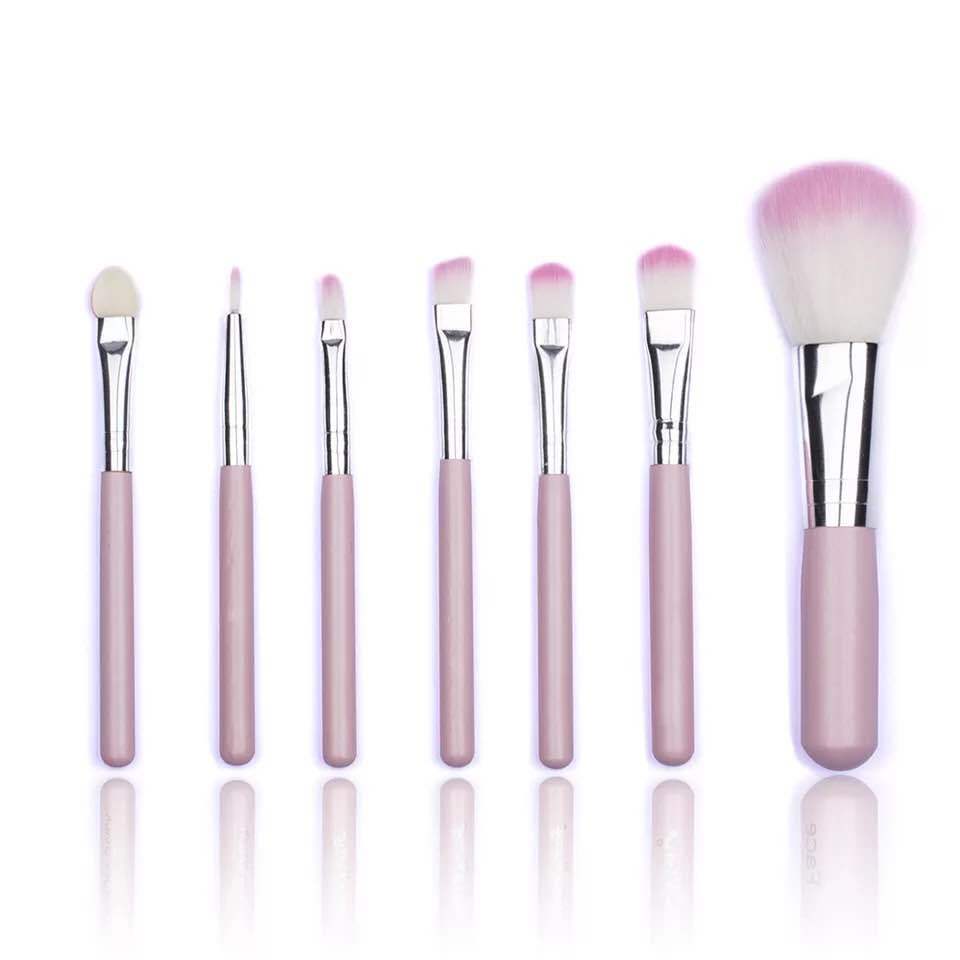 JMT-490890 7-Piece Makeup Brush Set with Wooden Handles and Corrugated Nylon Wool Bristles