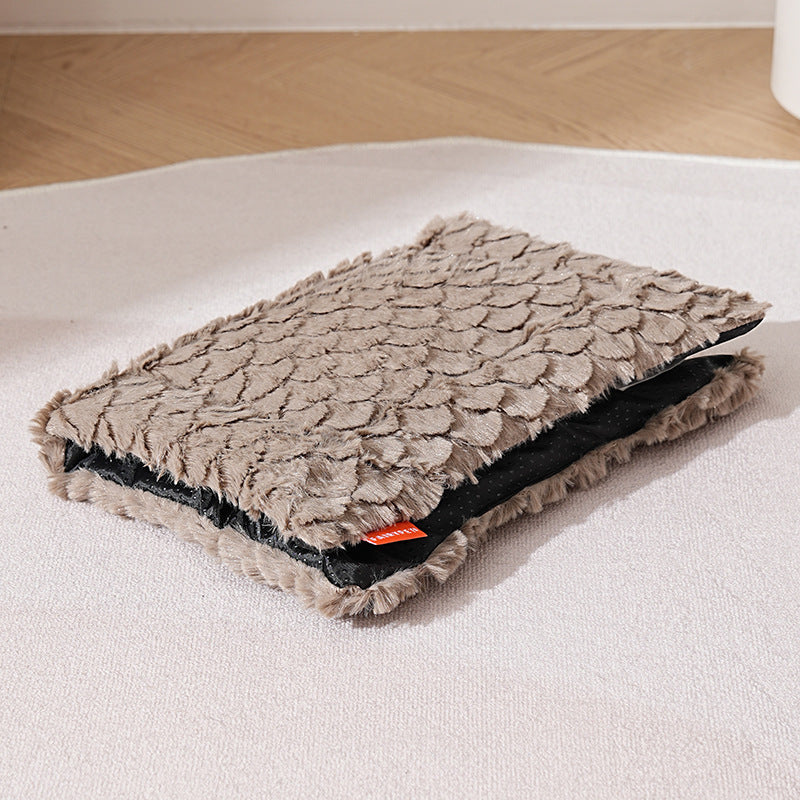 JMT-499978 Soft Wool Dog Cushion with Fish Scale Pattern - Cozy Sleeping Pad for Cats and Dogs in Autumn and Winter