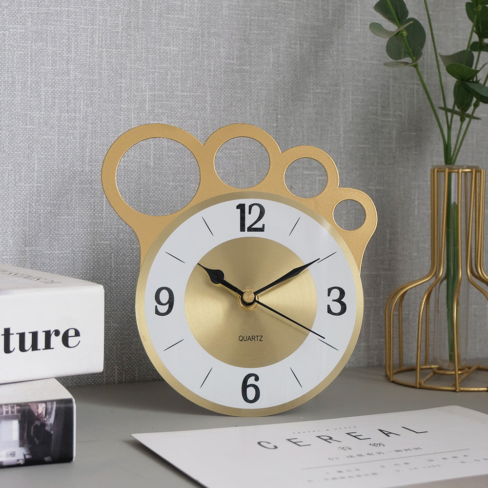 JMT-512202 Modern Nordic Design 6-Inch Iron Desk Clock in Gold with Cartoon Shape