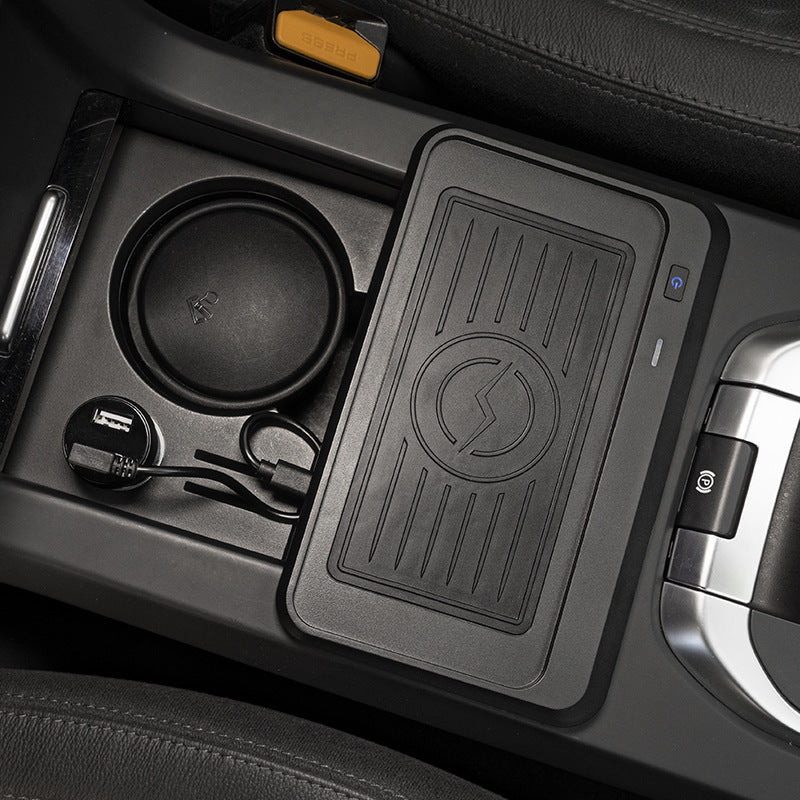 JMT-529674 Wireless Fast Charger for Land Rover Discovery - Convenient Mobile Phone Charging