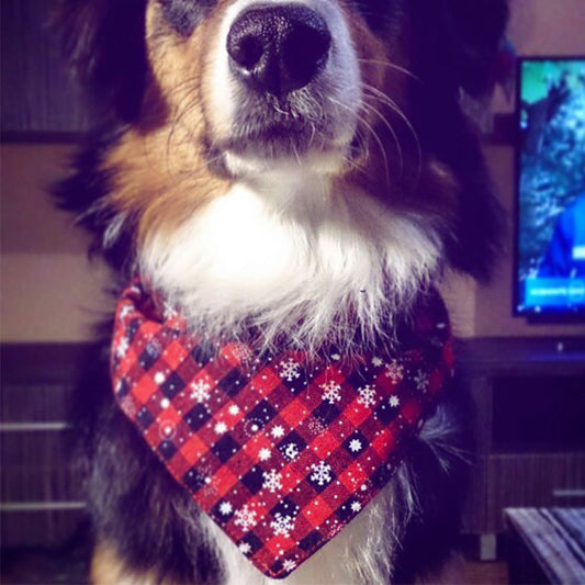 JMT-571274 Christmas Themed Triangle Dog Towel - Red & Green Snowflake Design, Cloth Material, S and L Sizes Available