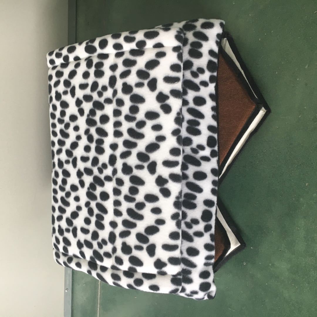 JMT-581322 Winter Pet Kennel Double Roof Dog House - Cozy Cloth Design, Spacious Dimensions 55x40x42 cm