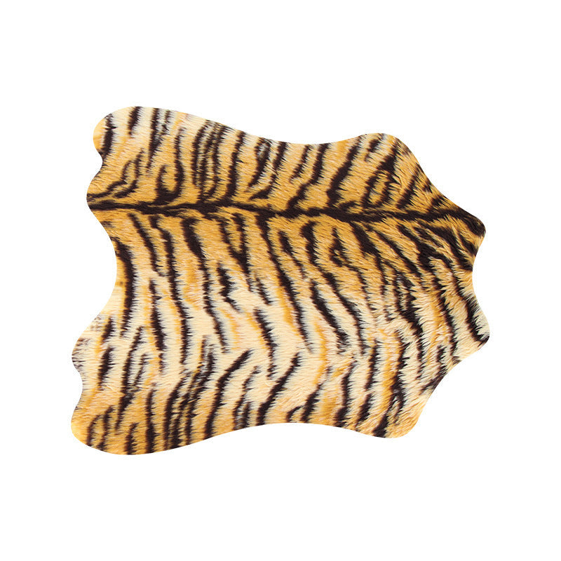 JMT-582474 Cozy Cat Mat for Dogs – Plush Sleeping Cushion in Tiger and Black Fox Patterns
