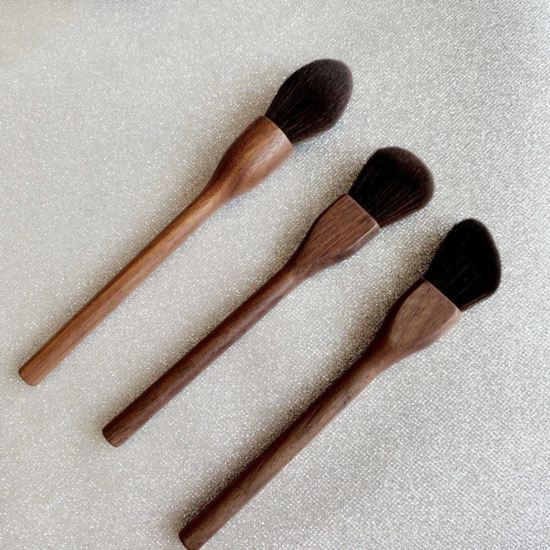 JMT-585738 Handcrafted Walnut Makeup Brush with Soft Man-Made Fiber Hair for Blush and Contouring