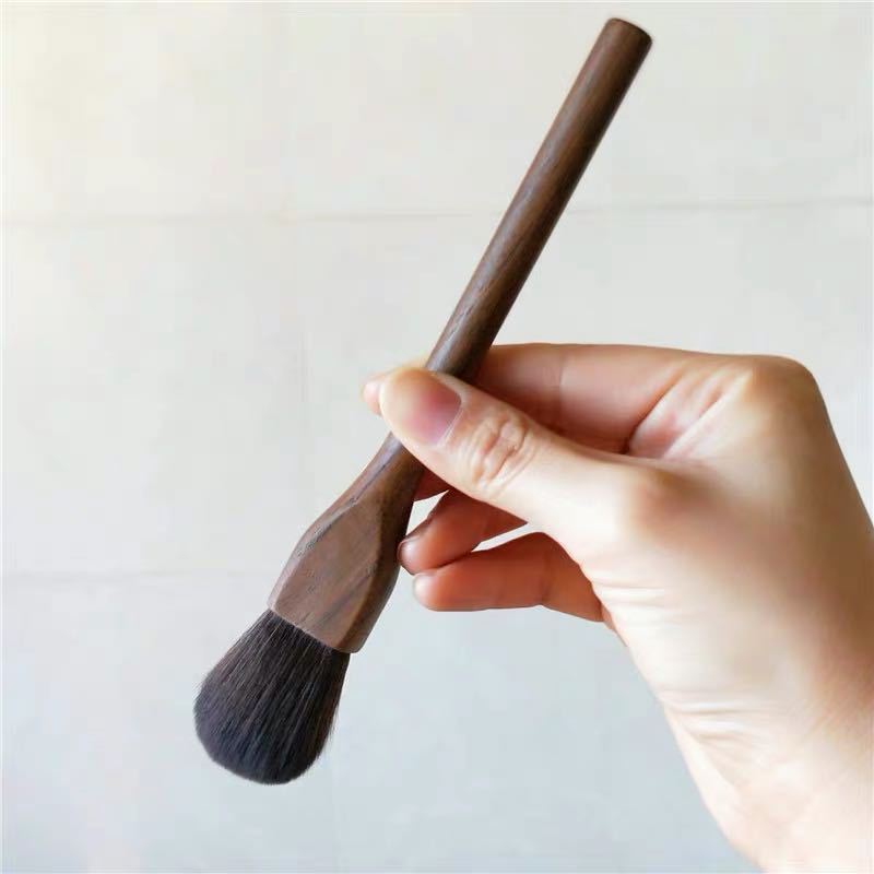 JMT-585738 Handcrafted Walnut Makeup Brush with Soft Man-Made Fiber Hair for Blush and Contouring