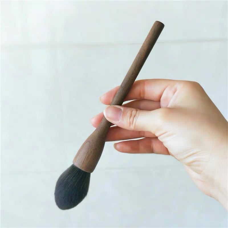JMT-585738 Handcrafted Walnut Makeup Brush with Soft Man-Made Fiber Hair for Blush and Contouring