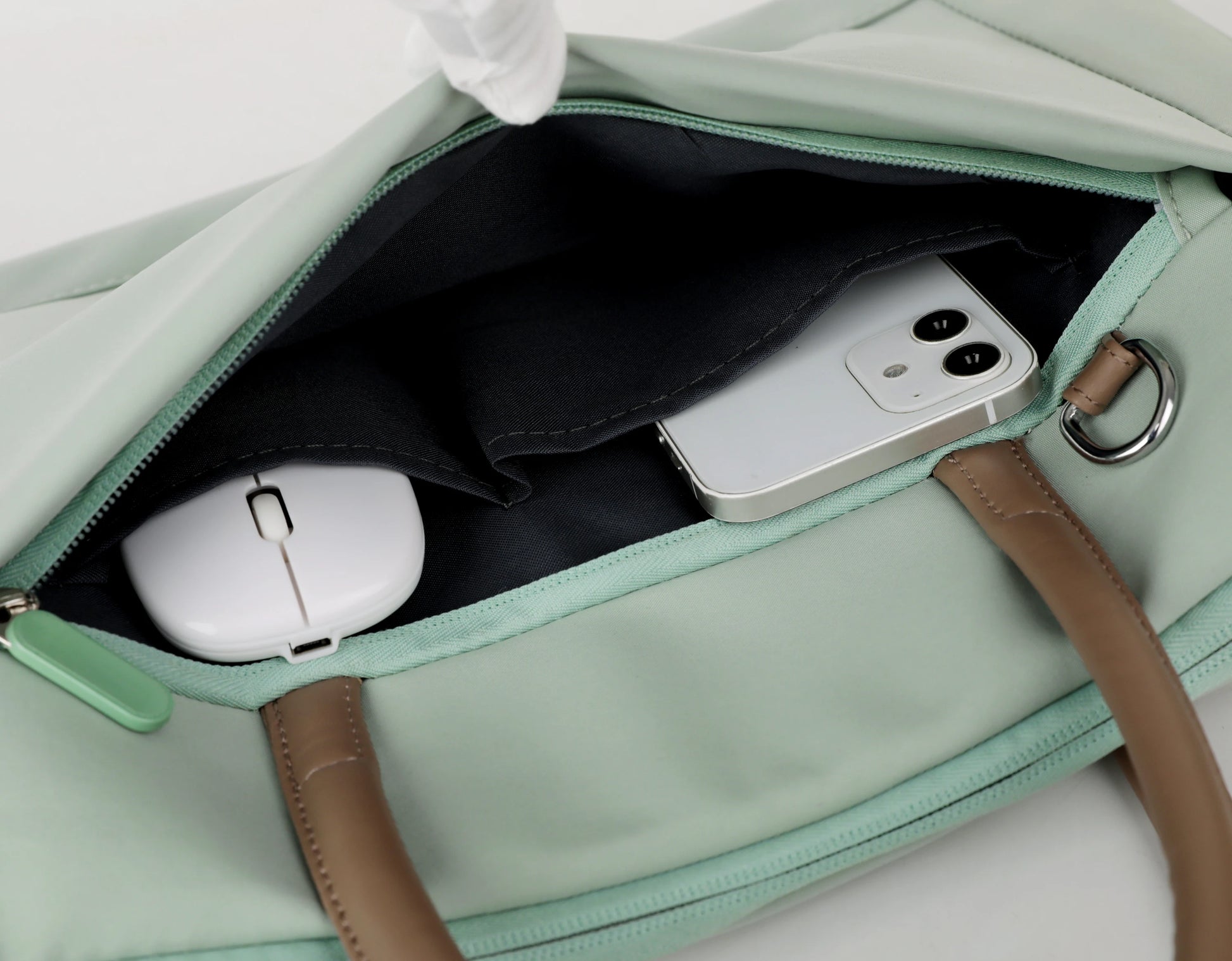JMT-595338 Lightweight Portable Waterproof Laptop Bag for 13-15 Inch Devices, Ideal for Business Travel and Everyday Use