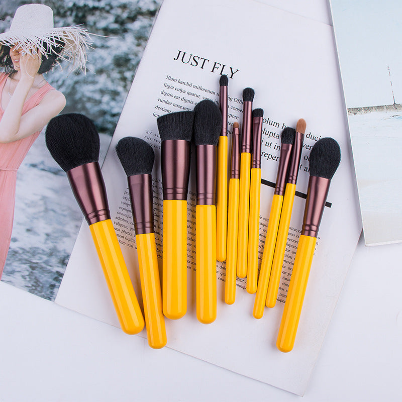 JMT-616202 11-Piece Yellow Duck Makeup Brush Set with Wooden Handles and Soft Bristles
