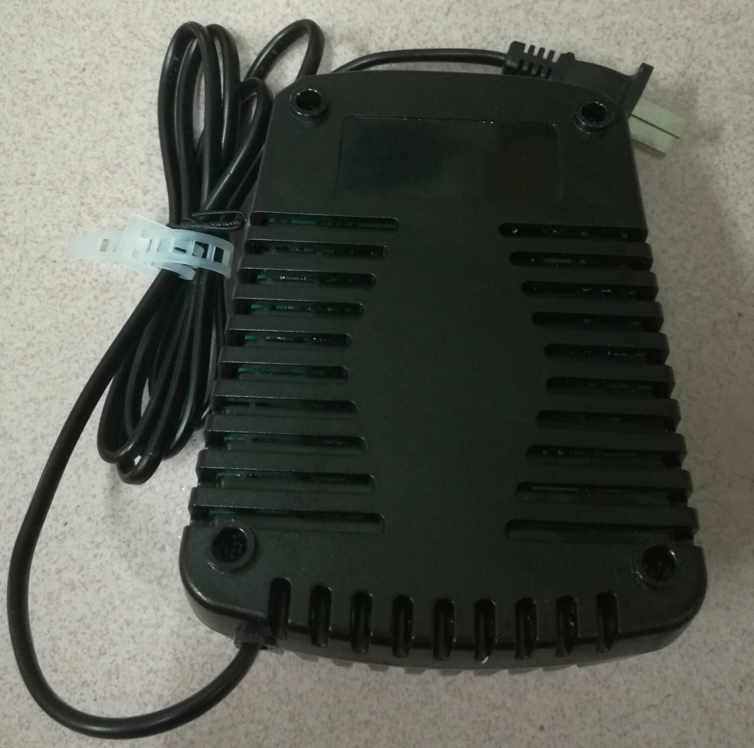 JMT-625162 Lithium Battery Charger for Power Tools, 14.4V/18V, 3A, Compatible with Ni-Cd Batteries, 1 Hour Charging Time