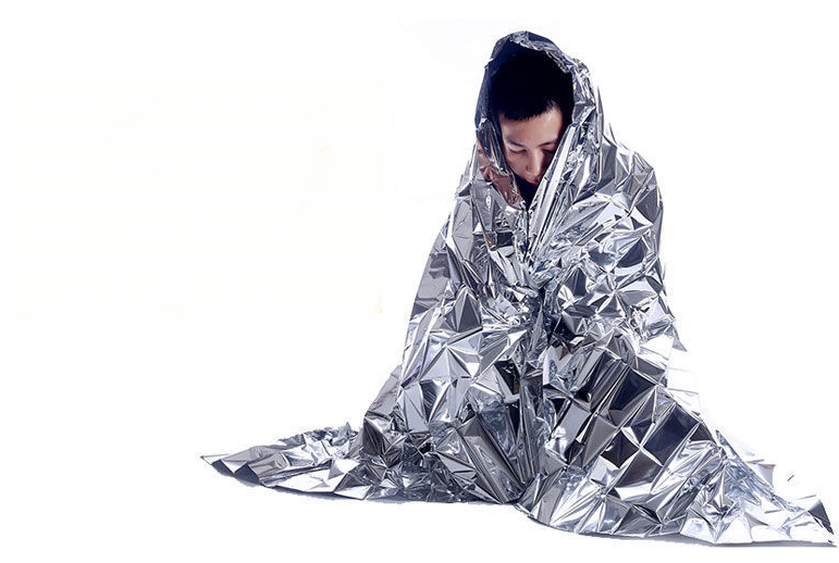 JMT-634890 Emergency Survival Kit with Life-Saving Thermal Blanket for Outdoor Situations