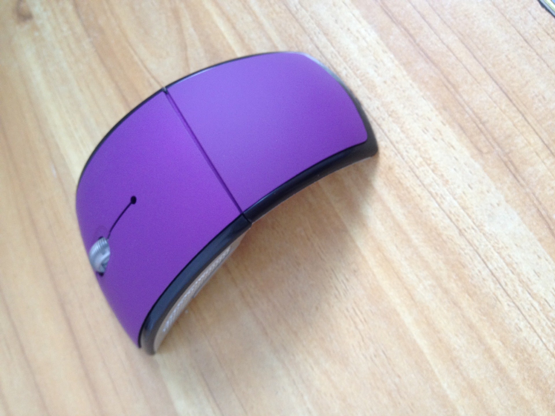 JMT-639114 Folding Wireless Optical Mouse with 1600 DPI and 10m Range in Multiple Colors