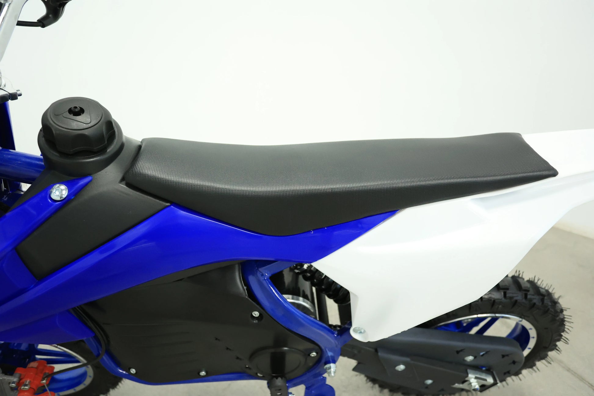 JMT-643018 1000W Electric Dirt Bike - Adult Off-Road Dirt Bike for Adventure Riding , Top Speed 27.9 mph