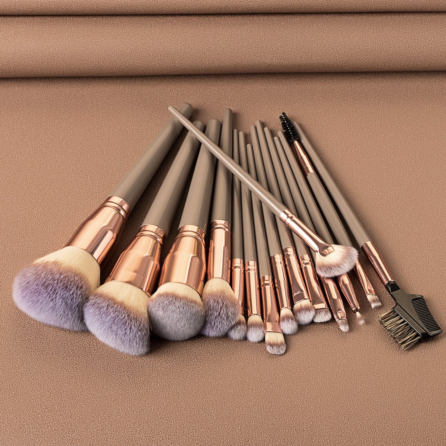 JMT-651274 15-Piece Makeup Brush Set with Eye Shadow Brushes in Brown and Black Handles