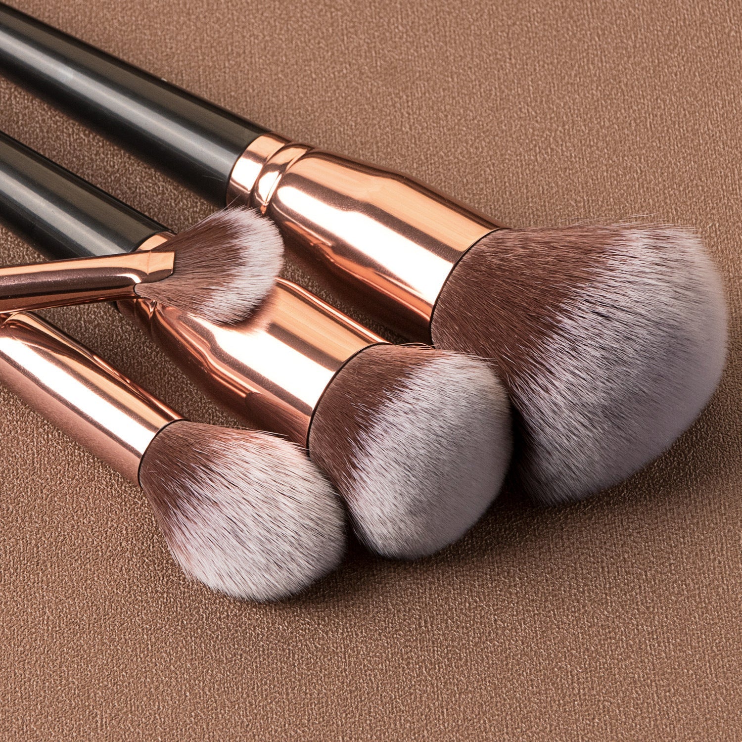 JMT-651274 15-Piece Makeup Brush Set with Eye Shadow Brushes in Brown and Black Handles