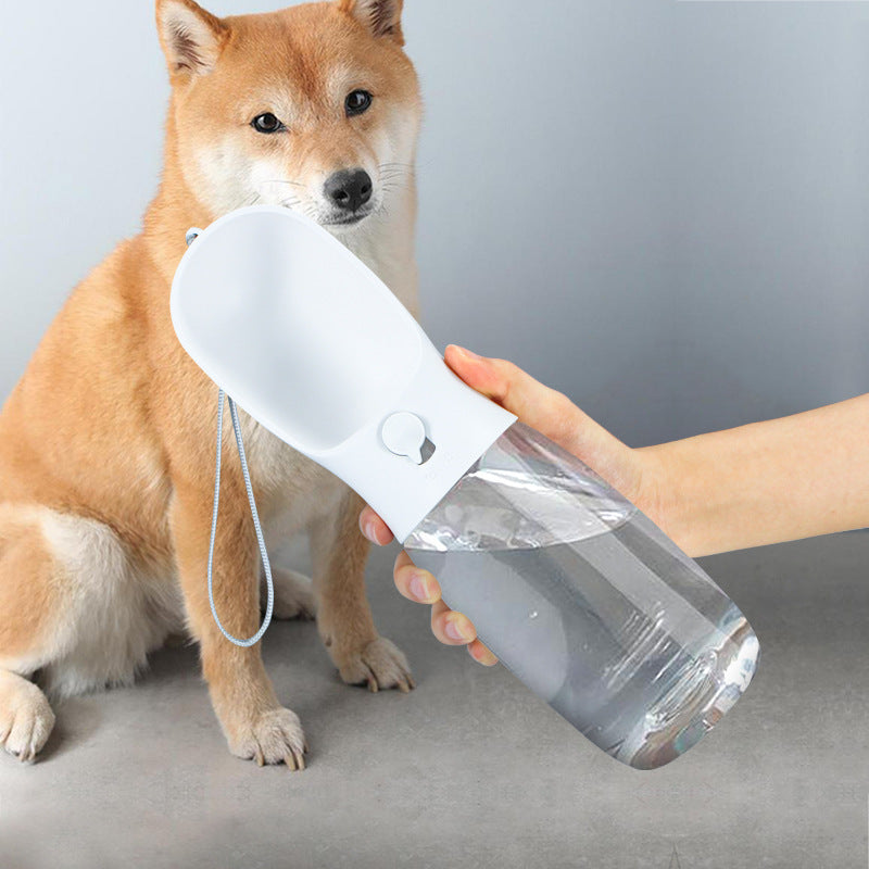 JMT-653322 Large Capacity Portable Pet Water Bottle for Outdoor Travel - 550ML Plastic Design