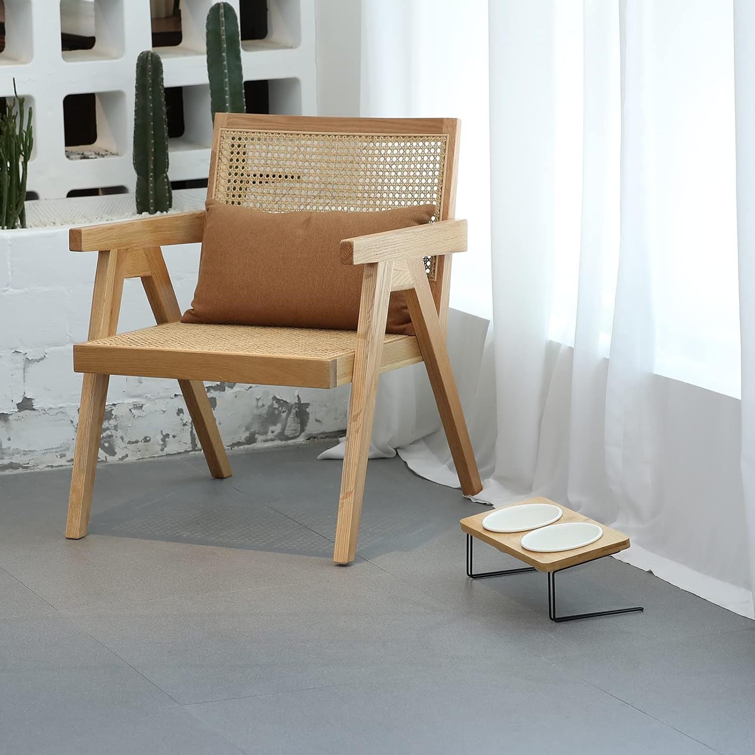 JMT-664330 Tilted Ceramic Dog Food and Water Bowl Set with Bamboo Stand for Small Pets