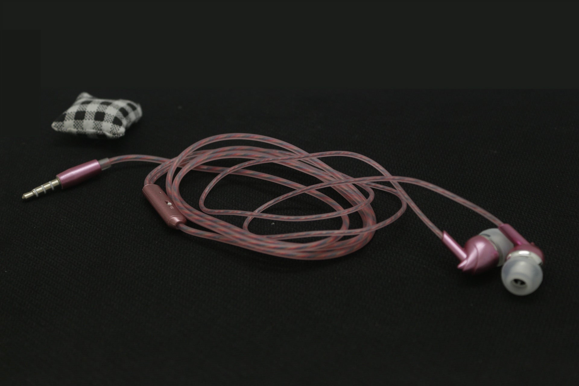 JMT-699402 Universal In-Ear Subwoofer Earplugs with Wired Connectivity for Android, iOS, and WindowsMobile – Available in Gold, Rose Gold, and Silver