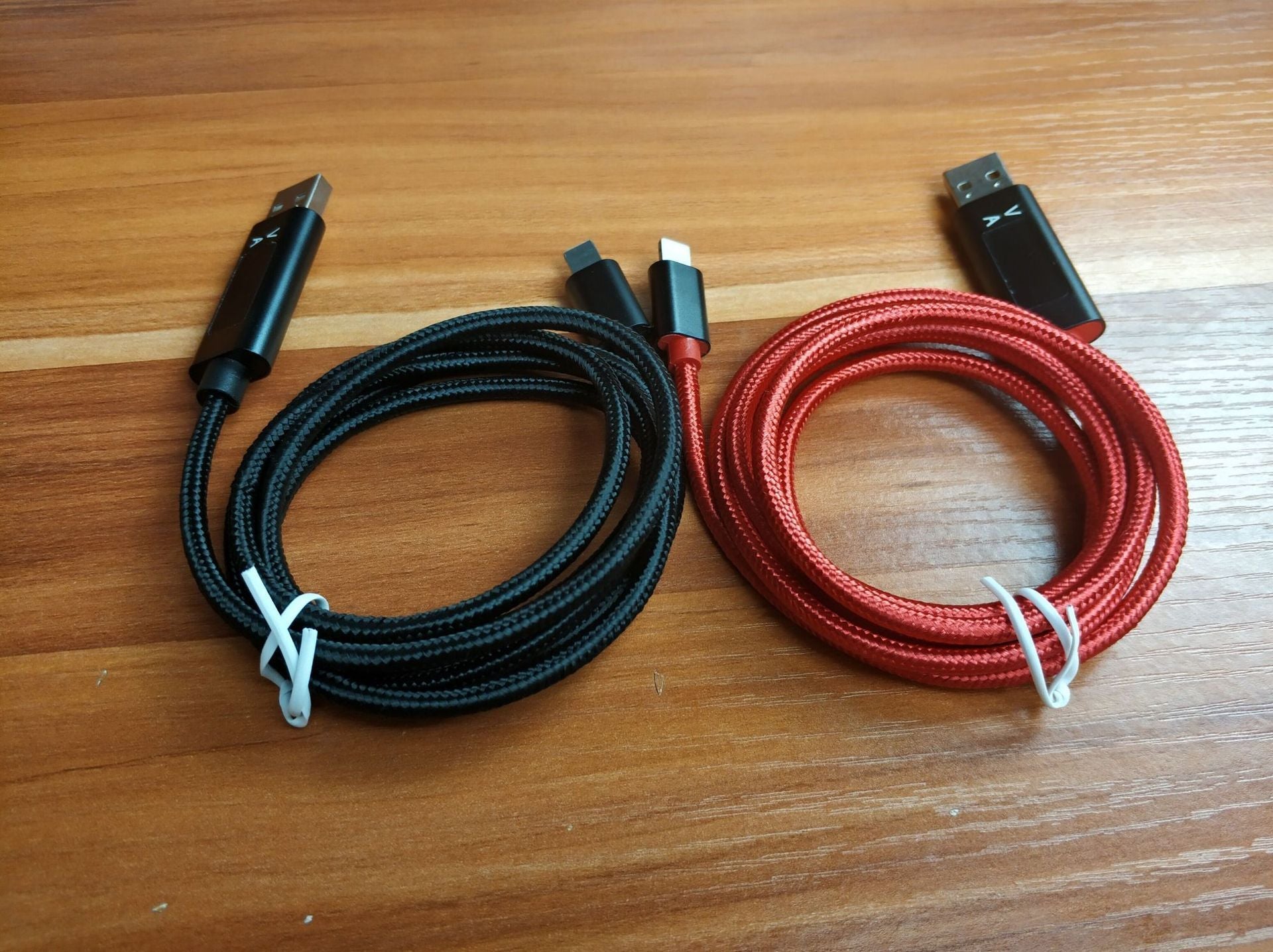 JMT-708746 Nylon Smart Display Data Cable for iPhone and Android Devices – Fast Charging and Data Transfer