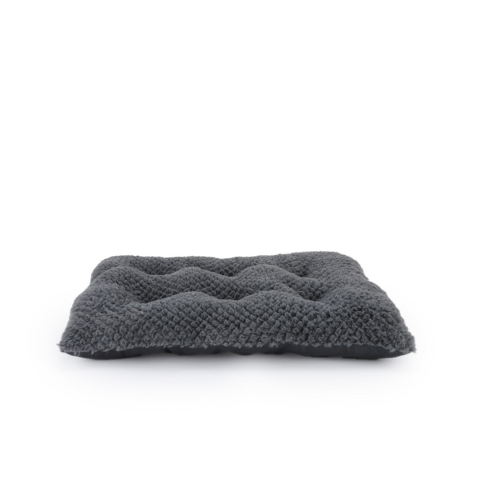 JMT-714698 Non-Slip Short-Haired Pineapple Wool Doghouse with Cozy Pet Pad - Multiple Colors Available
