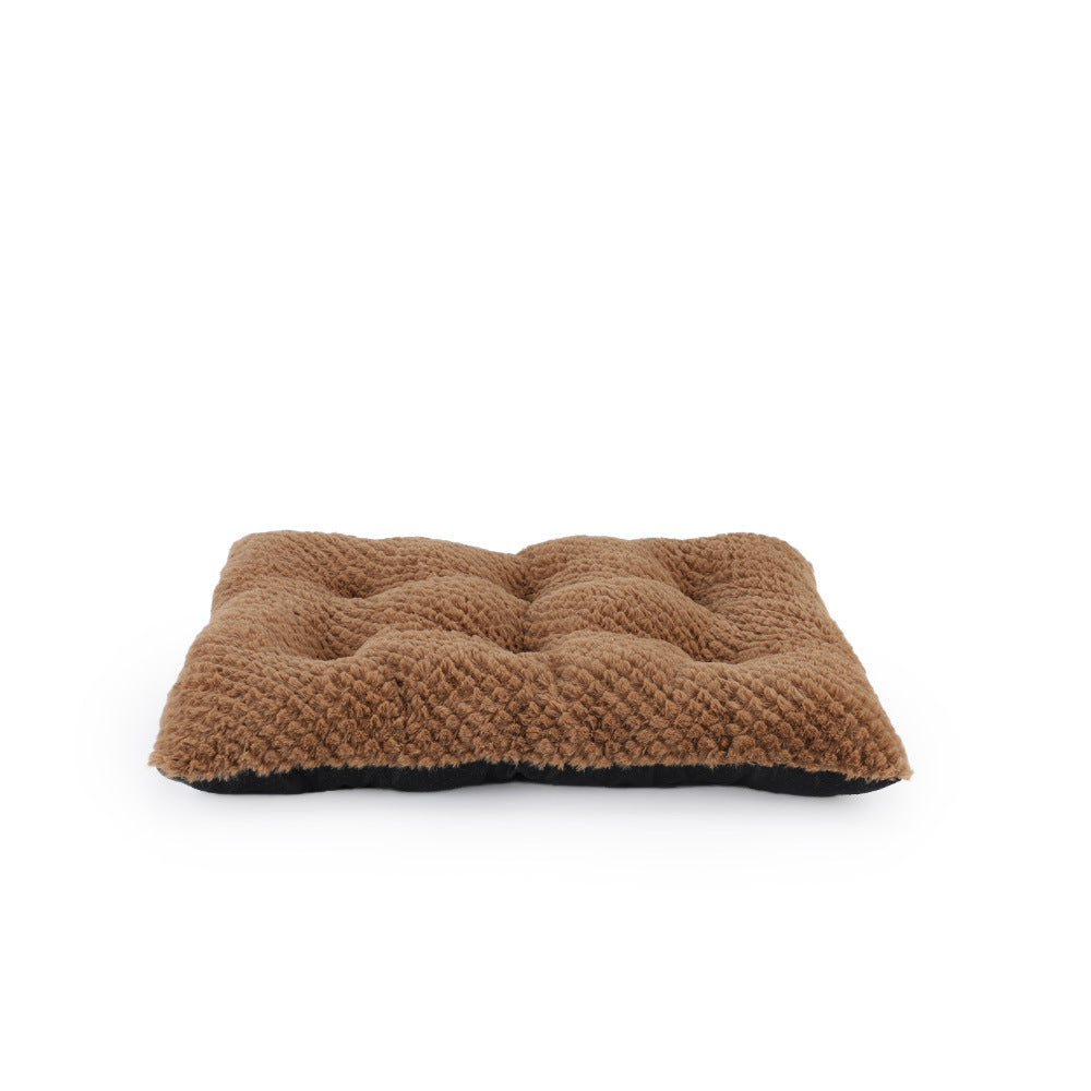 JMT-714698 Non-Slip Short-Haired Pineapple Wool Doghouse with Cozy Pet Pad - Multiple Colors Available