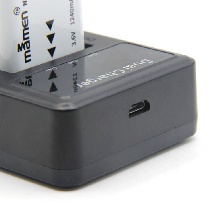 JMT-715722 Vertical USB Charger for Digital Camera - Three-Slot Design, Micro-USB Input, Compact and Efficient Charging Solution