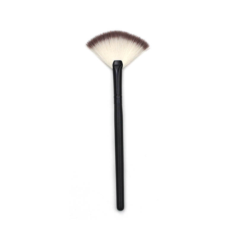 JMT-732618 Small Fan-Shaped Makeup Brush with Wooden Handle and Artificial Fiber Bristles