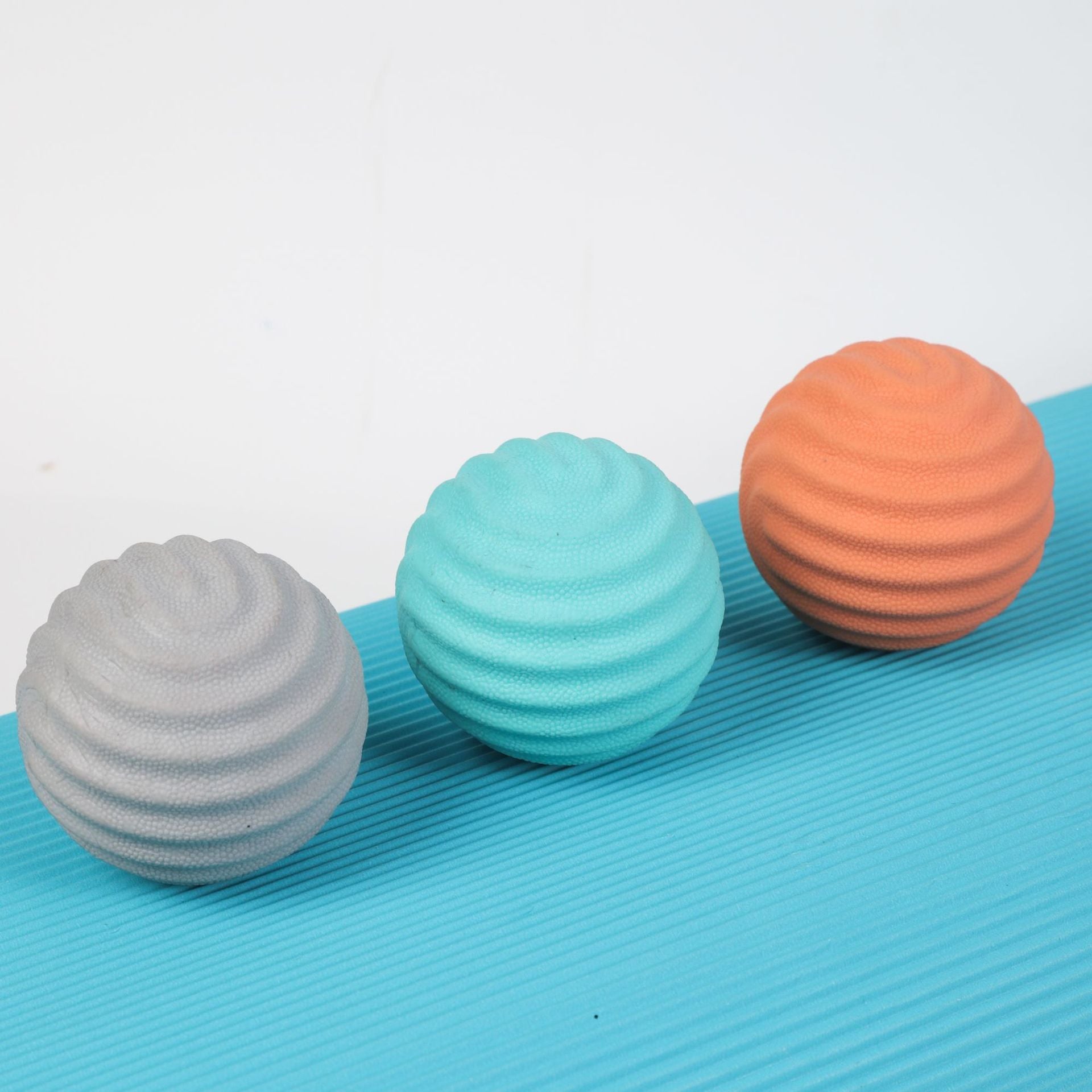 JMT-764106 Durable Large Rubber Training Ball for Dogs - Molar Chew Toy for Active Breeds