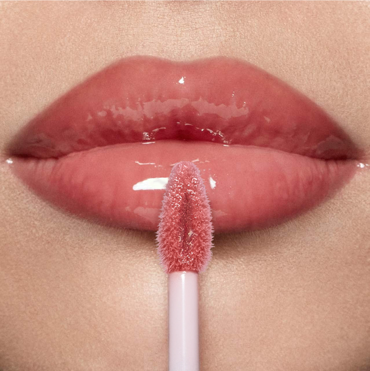 JMT-778890 Hyaluronic Lip Gloss for Long-lasting Moisture and Smooth Finish - 4 ML