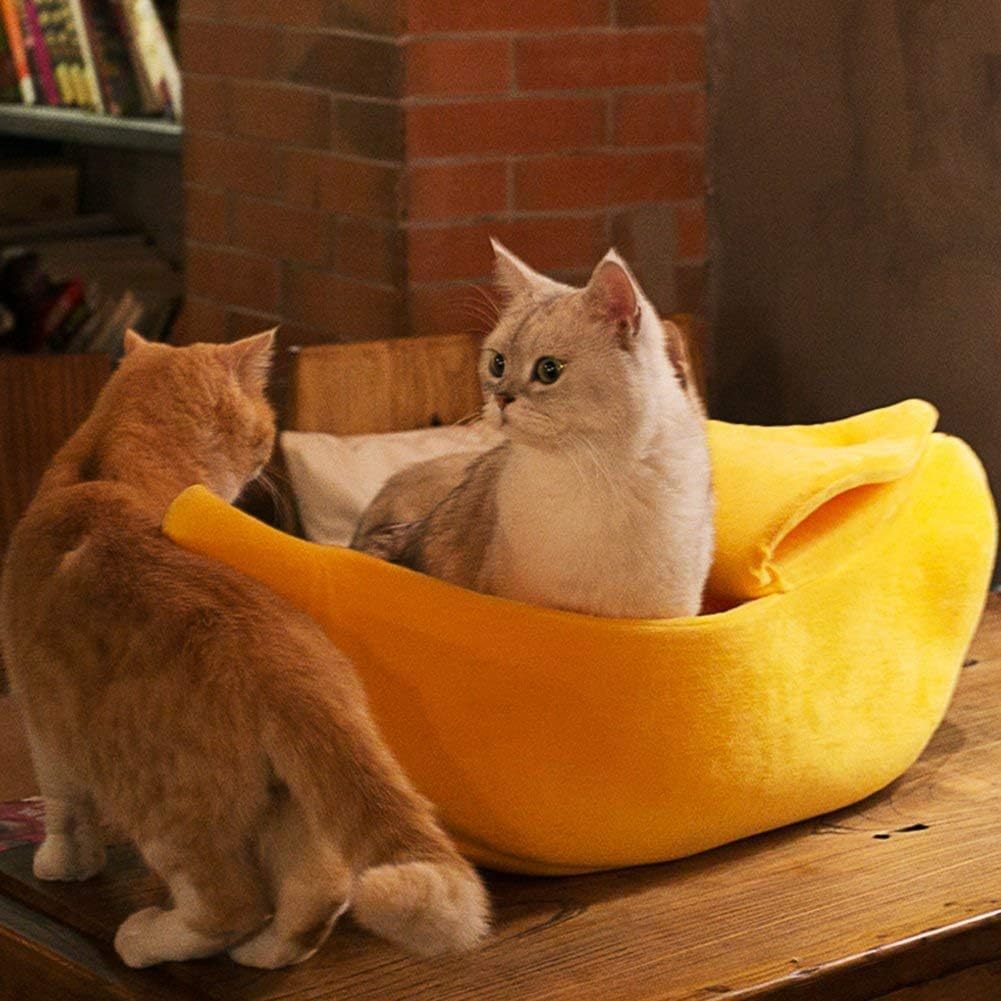 JMT-781898 Cozy Soft Banana-Shaped Cat Bed House for Cats, Kittens, Rabbits, and Small Dogs