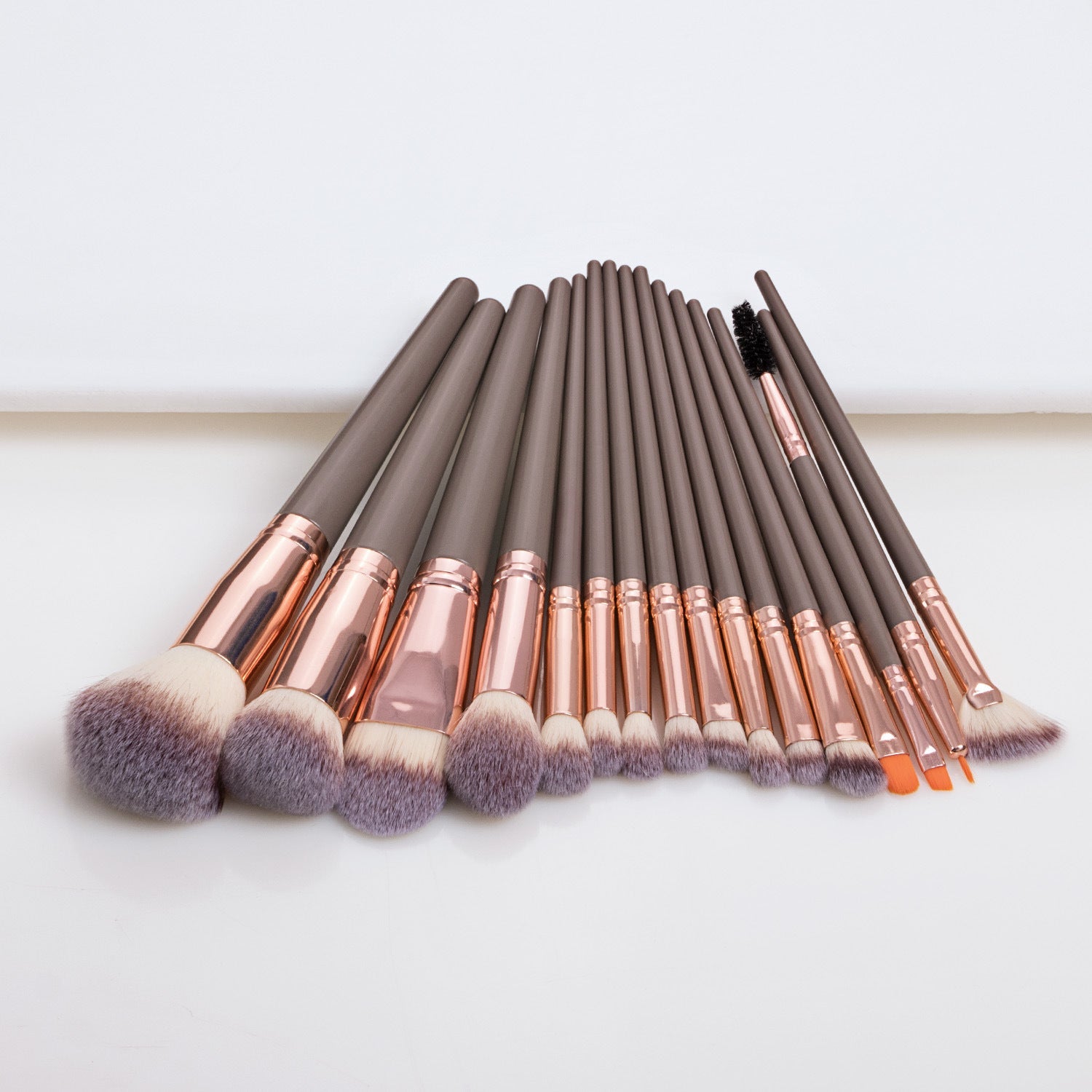 JMT-783498 16-Piece Professional Makeup Brush Set with Plastic Handles for Flawless Application