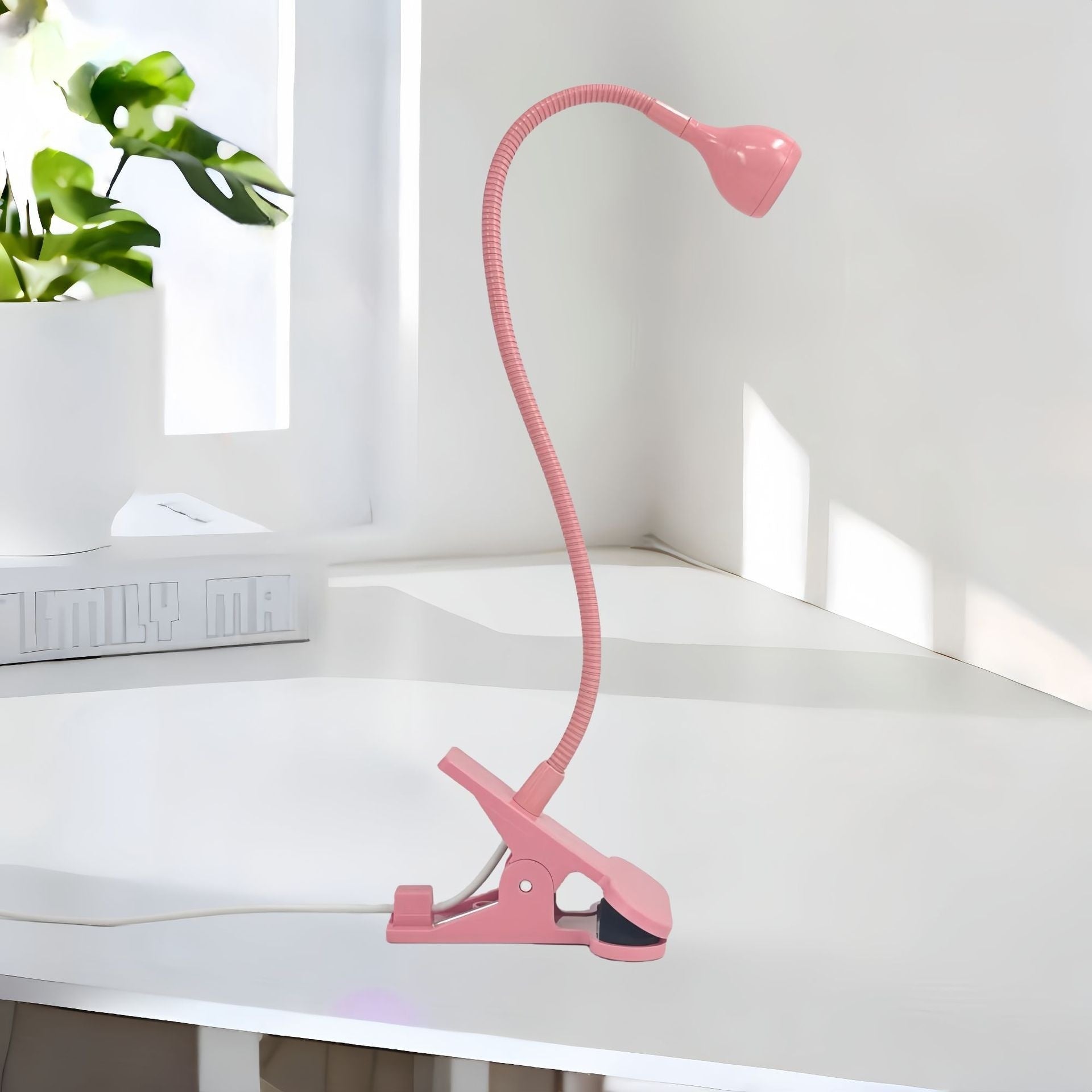 JMT-784522 Adjustable Gooseneck UV Nail Lamp with USB Clip for Efficient Nail Polish Curing