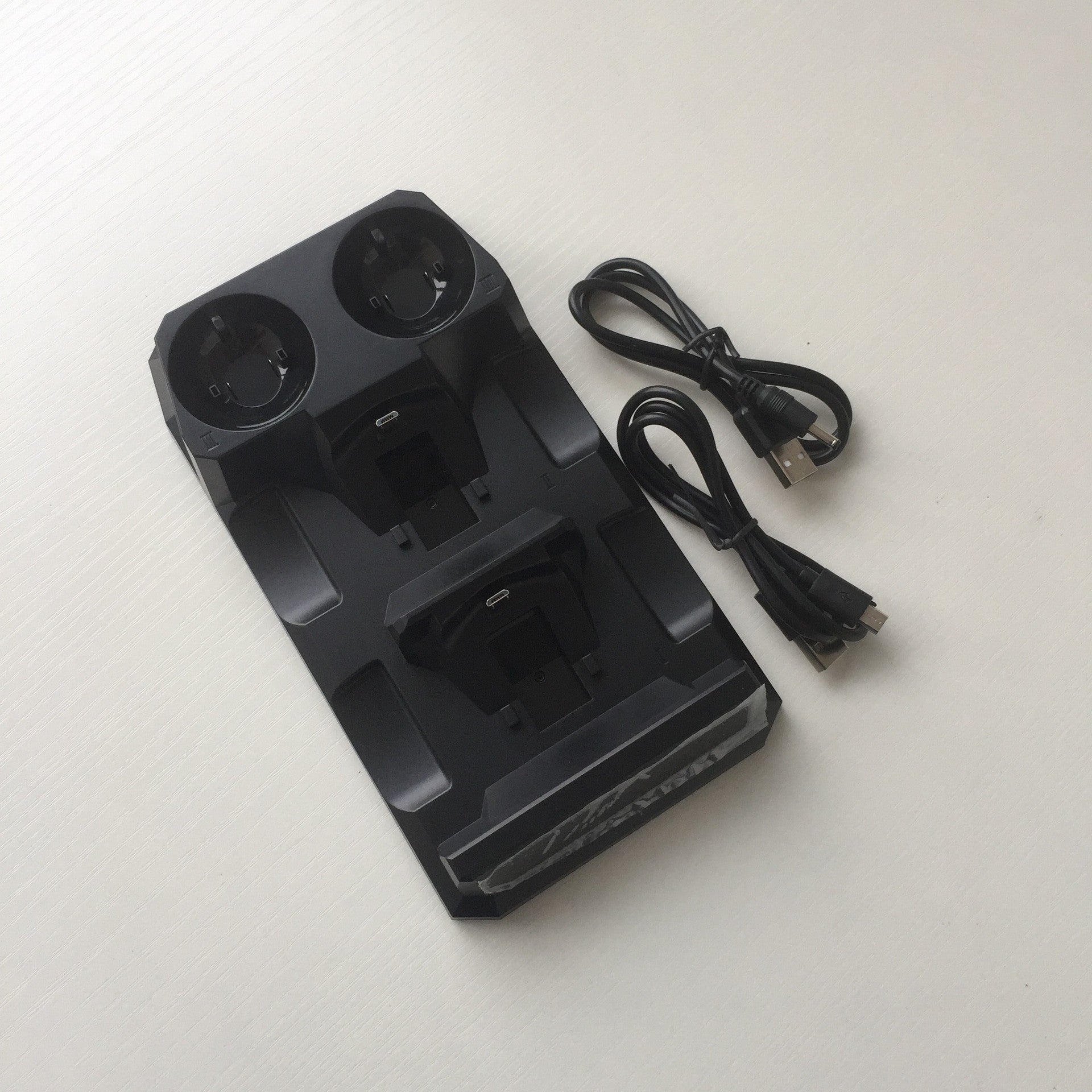 JMT-810698 Dual Charging Station for PS4 and PSmove Controllers