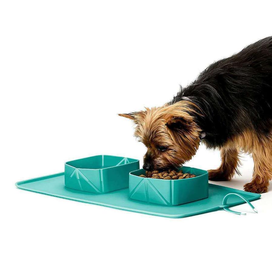 JMT-820618 Silicone Folding Pet Bowl with Non-Slip Base – Black and Blue