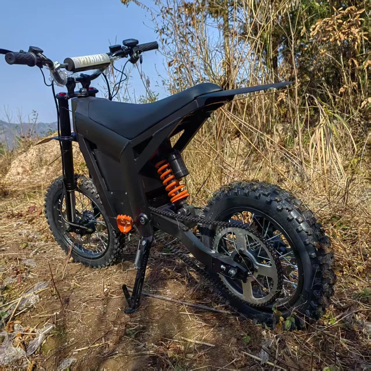JMT-824970 52V High-Speed Electric Dirt Bike - Sur Ron Ultra Bee X Model, Performance for Off-Road Adventures , Top Speed 27.9 mph