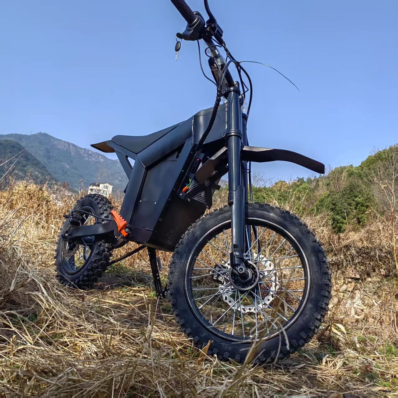 JMT-824970 52V High-Speed Electric Dirt Bike - Sur Ron Ultra Bee X Model, Performance for Off-Road Adventures , Top Speed 27.9 mph