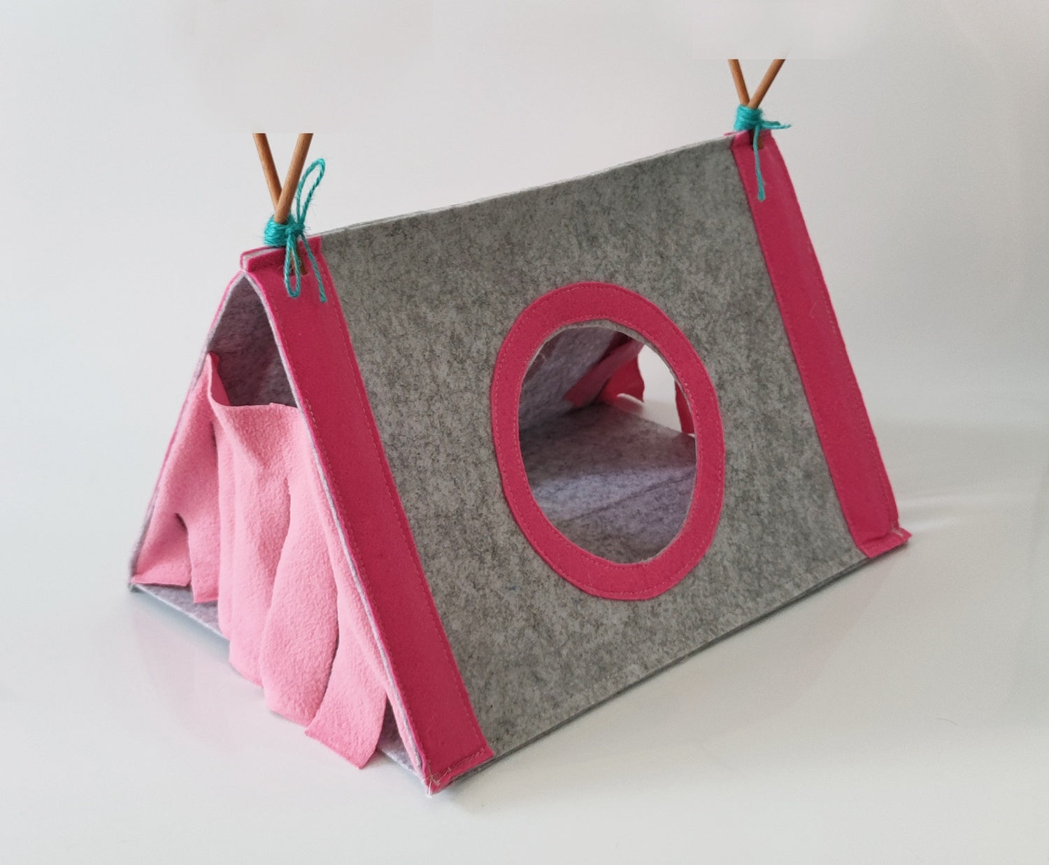 JMT-841866 Cozy Medium-Felt Corner House Tent for Small Pets - Blue, Pink, Christmas Green & Blue Options