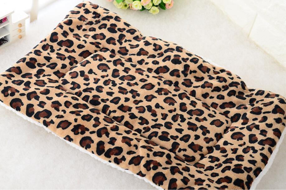 JMT-869322 Cozy Flannel and Cotton Dog Mat in Multiple Sizes