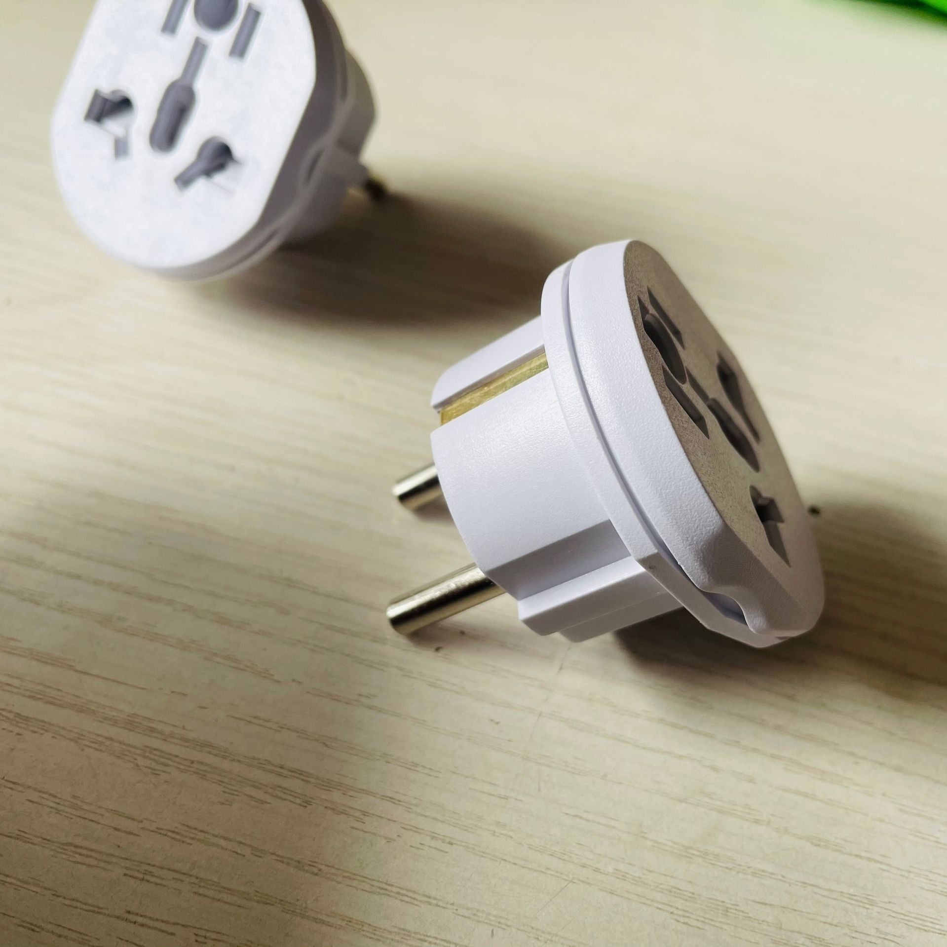 JMT-870474 High Current German Standard Conversion Plug - 16A Pure Copper Adapter for Korean, French, and European Sockets