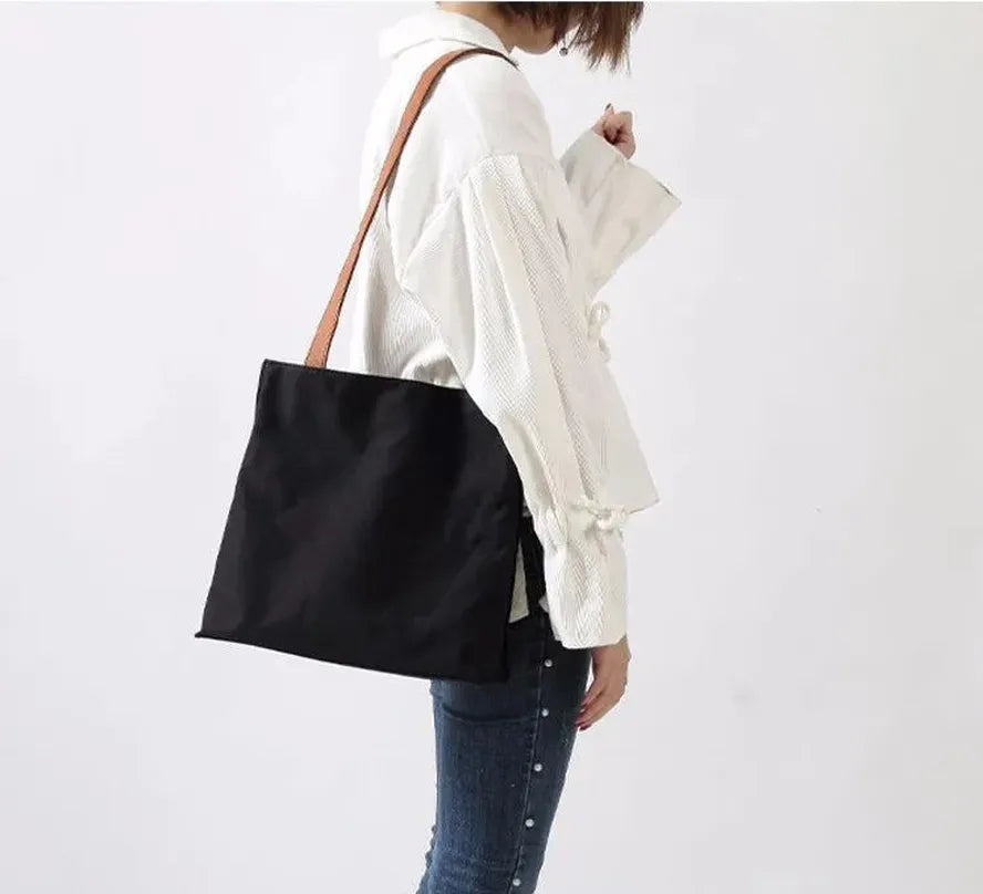 JMT-886666 Durable Leather and Canvas Crossbody Bag with Adjustable Shoulder Strap, Retro Design