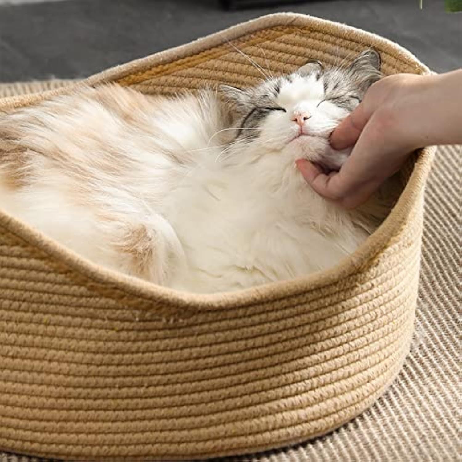 JMT-904394 Spacious Wicker Cat Bed with Corrugated Scratching Surface - Comfortable Multi-Functional Pet Nest for All Seasons