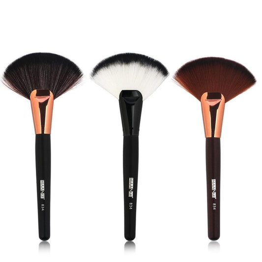 JMT-972362 Large Blush Brush with Wooden Handle and Corrugated Silk Nylon Wool bristles, 21.5cm Size