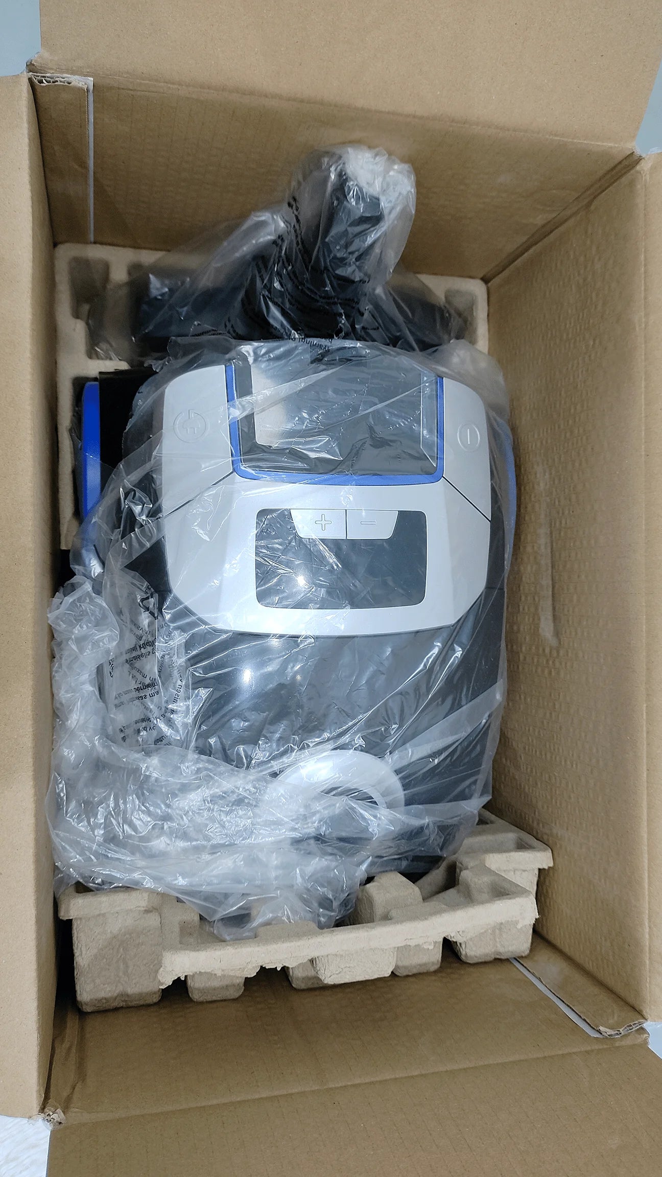 JMT-976842 Powerful 2000W Bagged Canister Vacuum Cleaner for Carpets and Home Use