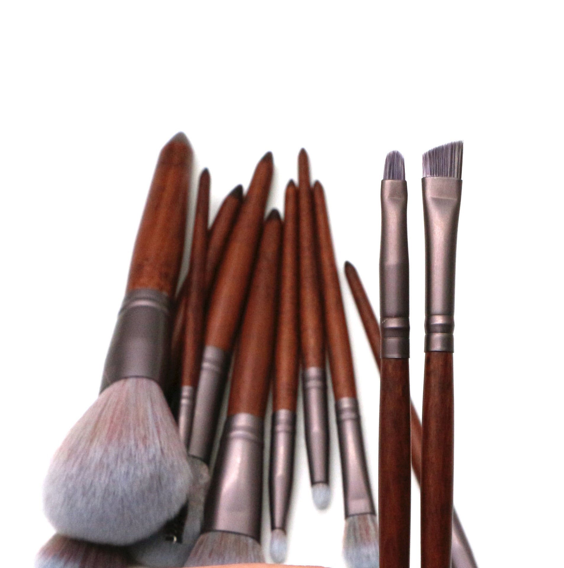 JMT-997066 11-Piece Makeup Brush Set with Synthetic Hair, Matte Aluminum Ferrule, and Natural Wood Handle