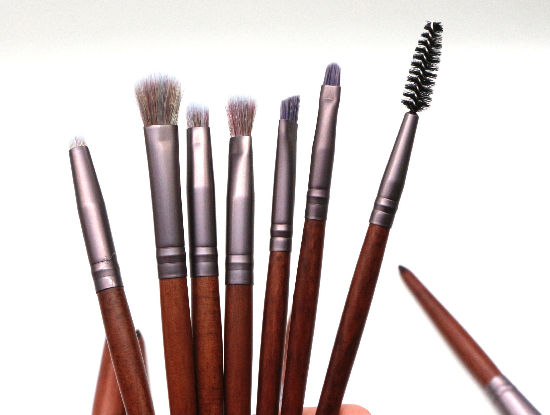 JMT-997066 11-Piece Makeup Brush Set with Synthetic Hair, Matte Aluminum Ferrule, and Natural Wood Handle